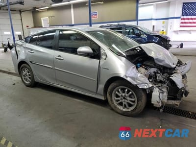Czwarte zdjęcie samochodu z boku: 2016 TOYOTA PRIUS VIN:JTDKARFU1G3015944 - miniatura
