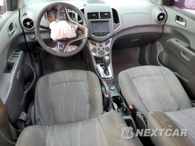 Zdjęcie 8 z 15 samochodu: 2014 CHEVROLET SONIC LT VIN:1G1JC5SB5E4181306 - miniatura