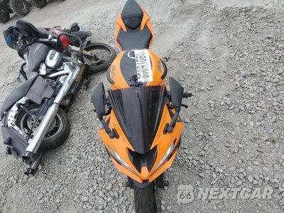 Piąte zdjęcie samochodu w środku: 2020 KAWASAKI ZX636 K VIN:JKBZXJH10LA005841 - miniatura