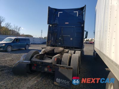 Czwarte zdjęcie samochodu z boku: 2020 VOLVO VN VNL VIN:4V4NC9EHXLN897470 - miniatura