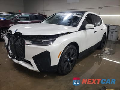 2025 BMW IX XDRIVE50 WB523CF07SCT08532 - główne zdjęcie licytacji z USA - miniatura