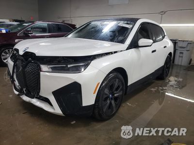 2025 BMW IX XDRIVE50 WB523CF07SCT08532 - główne zdjęcie licytacji z USA - miniatura