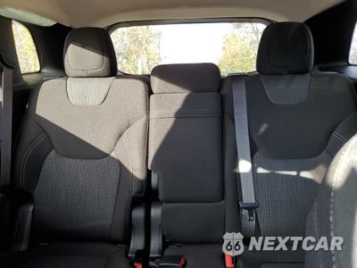 Zdjęcie 10 z 15 samochodu: 2015 JEEP CHEROKEE LATITUDE VIN:1C4PJMCB3FW601585 - miniatura