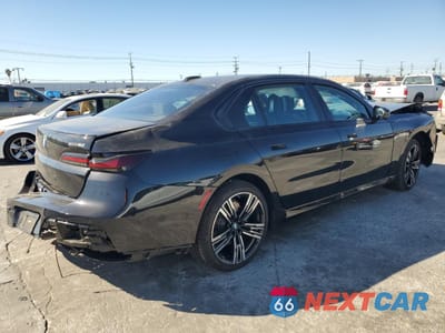 Trzecie zdjęcie samochodu z tyłu: 2023 BMW I7 XDRIVE60 VIN:WBY53EJ09PCN55206 - miniatura