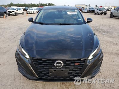 Piąte zdjęcie samochodu w środku: 2023 NISSAN ALTIMA SR VIN:1N4BL4CW1PN321894 - miniatura