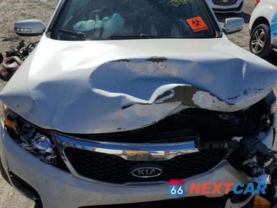 Zdjęcie 11 z 12 samochodu: 2012 KIA SORENTO BASE VIN:5XYKT3A18CG227900 - miniatura