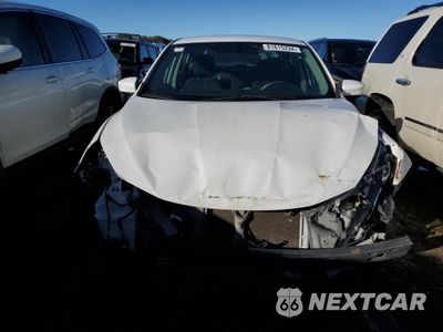 Piąte zdjęcie samochodu w środku: 2016 NISSAN SENTRA S VIN:3N1AB7AP0GY272070 - miniatura