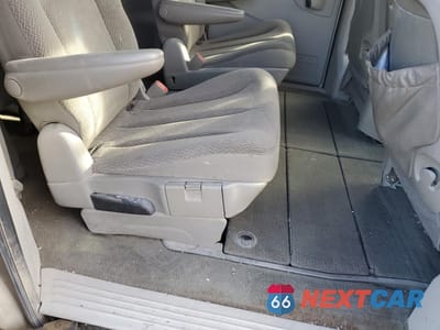 Zdjęcie 11 z 16 samochodu: 2006 CHRYSLER TOWN & COUNTRY TOURING VIN:2A4GP54L96R647727 - miniatura
