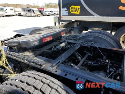 Zdjęcie 9 z 10 samochodu: 2024 VOLVO VNR VIN:4V4WC9DHXRN653140 - miniatura