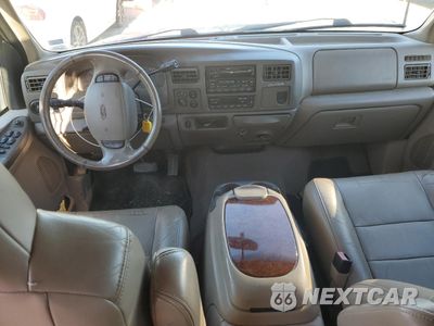 Zdjęcie 8 z 15 samochodu: 2002 FORD EXCURSION LIMITED VIN:1FMNU43S52EB87929 - miniatura