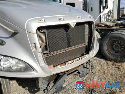 Zdjęcie 9 z 10 samochodu: 2015 INTERNATIONAL PROSTAR VIN:3HSDJAPR5FN554439 - miniatura