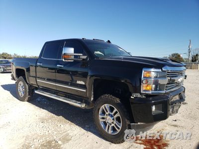 Czwarte zdjęcie samochodu z boku: 2017 CHEVROLET SILVERADO K2500 HIGH COUNTRY VIN:1GC1KXEY9HF232644 - miniatura