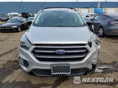 Piąte zdjęcie samochodu w środku: 2019 FORD ESCAPE SE VIN:1FMCU9GD1KUB91949 - miniatura