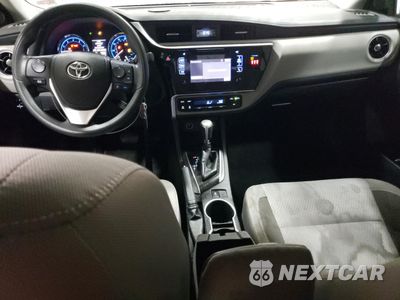 Zdjęcie 8 z 13 samochodu: 2018 TOYOTA COROLLA L VIN:2T1BURHE3JC003810 - miniatura