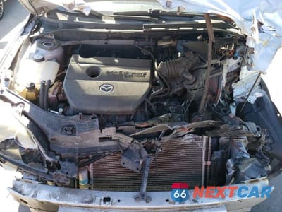 Zdjęcie 11 z 13 samochodu: 2006 MAZDA 3 HATCHBACK VIN:JM1BK343X61403950 - miniatura