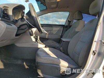 Zdjęcie 7 z 12 samochodu: 2018 HYUNDAI ELANTRA SEL VIN:5NPD84LF7JH302682 - miniatura