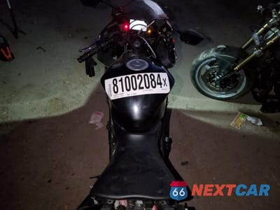 Zdjęcie 6 z 9 samochodu: 2023 YAMAHA YZFR3 A VIN:MH3RH18Y6PK011729 - miniatura