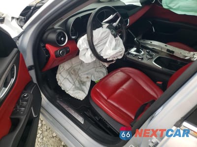 Zdjęcie 8 z 13 samochodu: 2021 ALFA ROMEO GIULIA TI VIN:ZARFANBN5M7641791 - miniatura