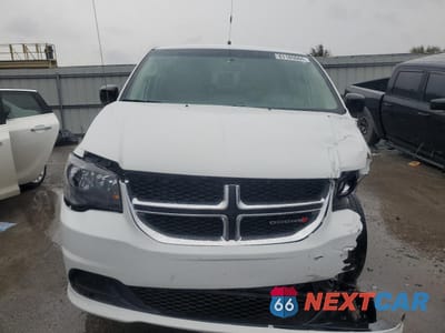 Piąte zdjęcie samochodu w środku: 2019 DODGE GRAND CARAVAN SE VIN:2C7WDGBG2KR786171 - miniatura