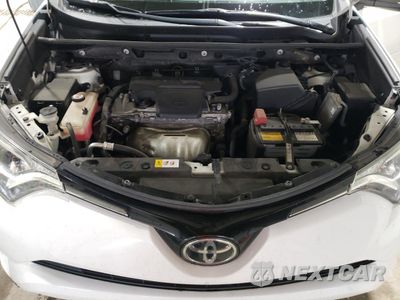Zdjęcie 13 z 15 samochodu: 2017 TOYOTA RAV4 XLE VIN:JTMRFREV6HJ121748 - miniatura