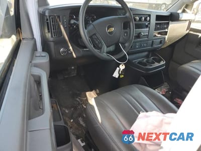 Zdjęcie 8 z 13 samochodu: 2019 CHEVROLET EXPRESS G3500 VIN:1GCZGGFG2K1293509 - miniatura