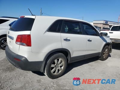 Trzecie zdjęcie samochodu z tyłu: 2012 KIA SORENTO BASE VIN:5XYKT3A18CG227900 - miniatura