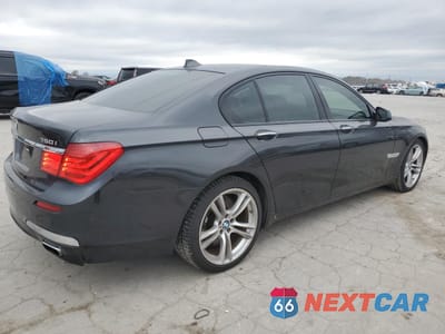 Trzecie zdjęcie samochodu z tyłu: 2010 BMW 750 I VIN:WBAKA8C51ACY36084 - miniatura