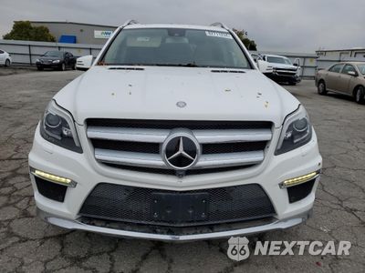 Piąte zdjęcie samochodu w środku: 2016 MERCEDES-BENZ GL 550 4MATIC VIN:4JGDF7DE3GA639276 - miniatura
