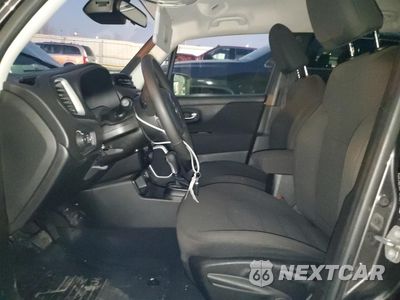 Zdjęcie 7 z 13 samochodu: 2021 JEEP RENEGADE LATITUDE VIN:ZACNJCBB6MPM24735 - miniatura
