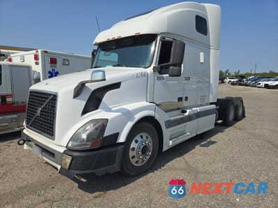 Drugie zdjęcie samochodu z przodu: 2005 VOLVO VN VNL VIN:4V4NC9TG35N371713 - miniatura