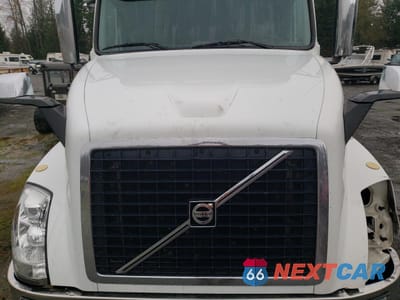 Zdjęcie 7 z 10 samochodu: 2012 VOLVO VN VNL VIN:4V4NC9EG5CN543069 - miniatura