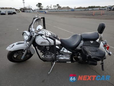 Trzecie zdjęcie samochodu z tyłu: 2005 YAMAHA XVS1100 A VIN:JYAVP11E55A069894 - miniatura