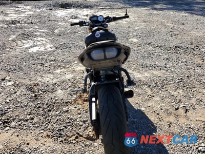 Czwarte zdjęcie samochodu z boku: 2012 YAMAHA FZ8 N VIN:JYARN27E0CA001634 - miniatura