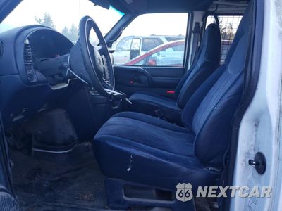 Zdjęcie 7 z 12 samochodu: 2001 CHEVROLET ASTRO VIN:1GCDL19W21B104369 - miniatura