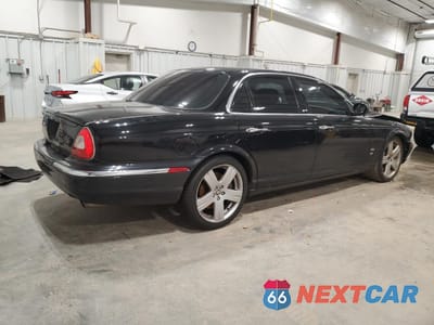 Trzecie zdjęcie samochodu z tyłu: 2006 JAGUAR XJR VIN:SAJWA73C26TH00572 - miniatura
