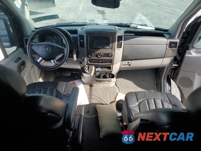 Zdjęcie 8 z 12 samochodu: 2014 MERCEDES-BENZ SPRINTER 3500 VIN:WD3PF4CD0E5848547 - miniatura