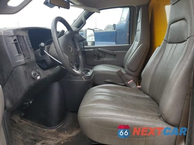 Zdjęcie 7 z 13 samochodu: 2021 GMC SAVANA CUTAWAY G3500 VIN:7GZ37TC73MN003876 - miniatura