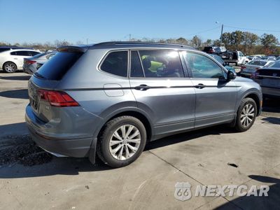 Trzecie zdjęcie samochodu z tyłu: 2018 VOLKSWAGEN TIGUAN S VIN:3VV0B7AX5JM073606 - miniatura