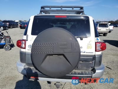 Zdjęcie 6 z 13 samochodu: 2010 TOYOTA FJ CRUISER VIN:JTEZU4BF9AK010743 - miniatura