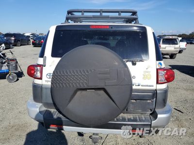 Zdjęcie 6 z 13 samochodu: 2010 TOYOTA FJ CRUISER VIN:JTEZU4BF9AK010743 - miniatura