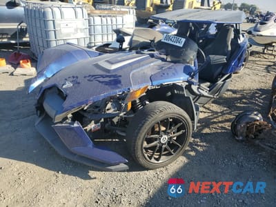 Drugie zdjęcie samochodu z przodu: 2018 POLARIS SLINGSHOT SL VIN:57XAAPFAXJ8126483 - miniatura