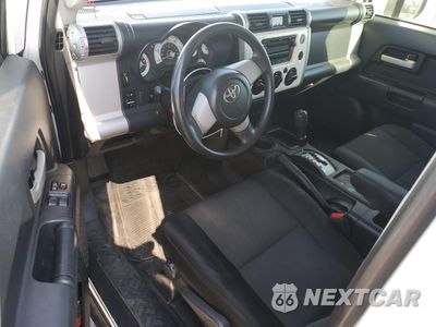Zdjęcie 8 z 13 samochodu: 2010 TOYOTA FJ CRUISER VIN:JTEZU4BF9AK010743 - miniatura