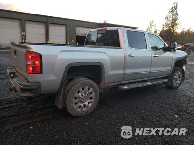 Trzecie zdjęcie samochodu z tyłu: 2018 GMC SIERRA K2500 DENALI VIN:1GT12UEY0JF236781 - miniatura