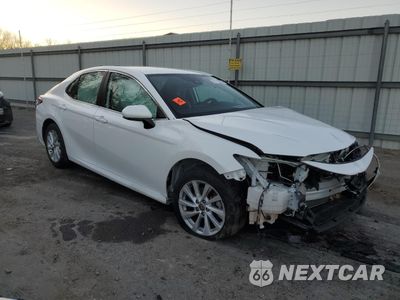 Czwarte zdjęcie samochodu z boku: 2022 TOYOTA CAMRY LE VIN:4T1C11AK5NU002662 - miniatura