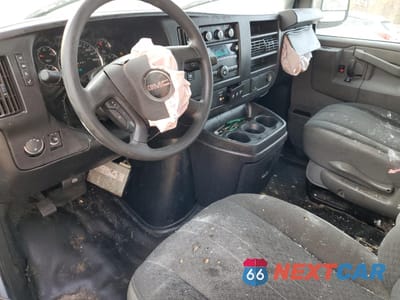 Zdjęcie 8 z 13 samochodu: 2020 GMC SAVANA G2500 VIN:1GTW7AFGXL1183700 - miniatura