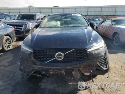 Piąte zdjęcie samochodu w środku: 2024 VOLVO XC60 PLUS VIN:YV4L12RL8R1879187 - miniatura