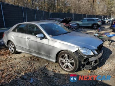 Czwarte zdjęcie samochodu z boku: 2013 MERCEDES-BENZ E 350 4MATIC VIN:WDDHF8JB0DA688149 - miniatura