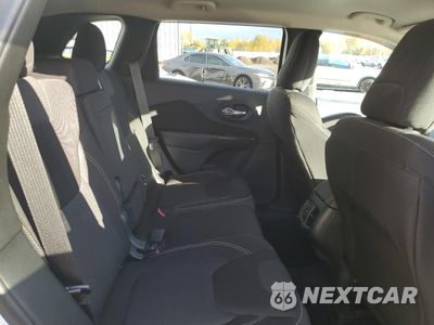 Zdjęcie 12 z 15 samochodu: 2015 JEEP CHEROKEE LATITUDE VIN:1C4PJMCB3FW601585 - miniatura