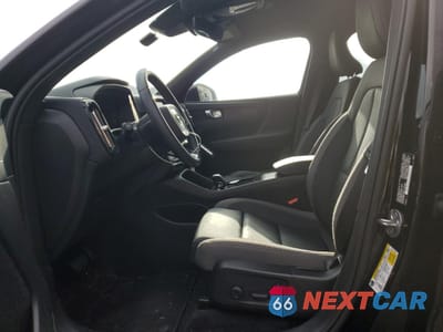 Zdjęcie 7 z 13 samochodu: 2023 VOLVO XC40 RECHARGE CORE VIN:YV4ED3UK8P2044198 - miniatura
