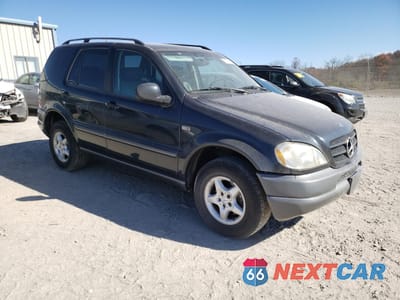 Czwarte zdjęcie samochodu z boku: 1999 MERCEDES-BENZ ML 320 VIN:4JGAB54E1XA143959 - miniatura